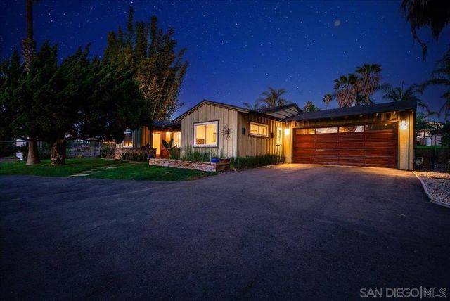 1386 Lake Drive, Encinitas, CA 92024