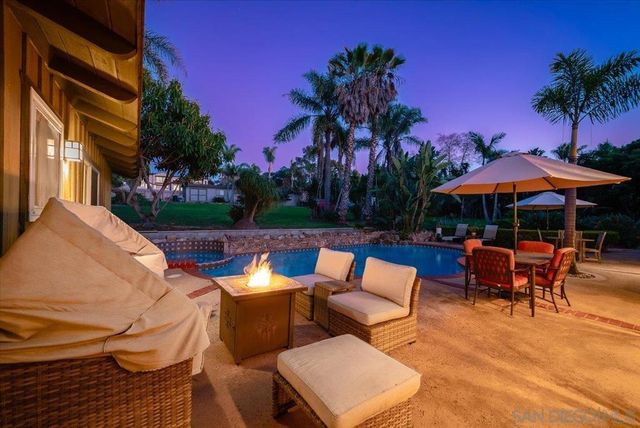 1386 Lake Drive, Encinitas, CA 92024