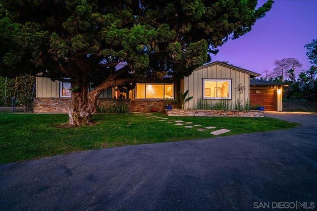 1386 Lake Drive, Encinitas, CA 92024