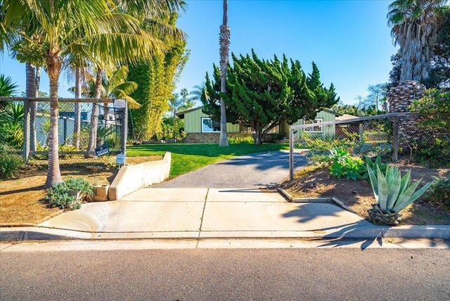 1386 Lake Drive, Encinitas, CA 92024