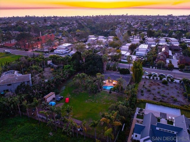 1386 Lake Drive, Encinitas, CA 92024