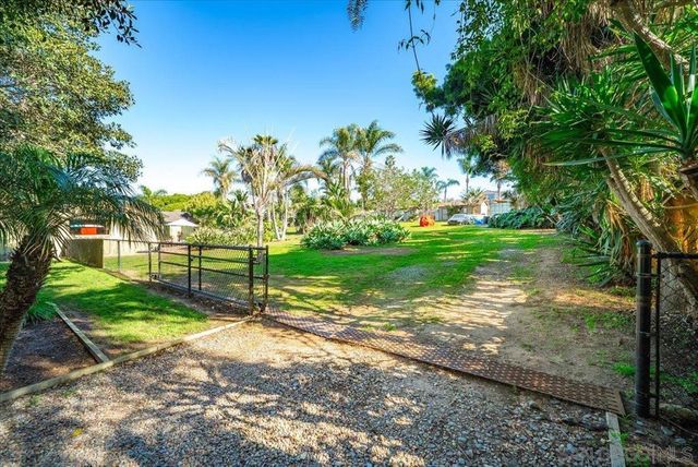 1386 Lake Drive, Encinitas, CA 92024