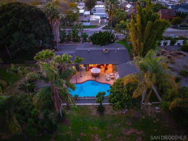 1386 Lake Drive, Encinitas, CA 92024