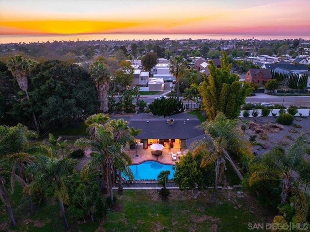 1386 Lake Drive, Encinitas, CA 92024