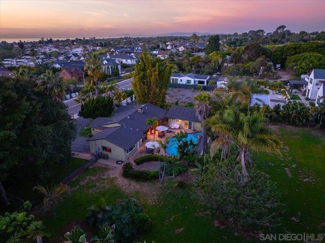1386 Lake Drive, Encinitas, CA 92024