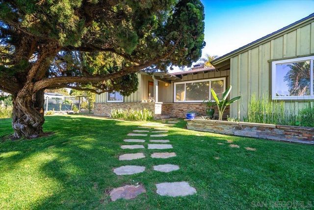 1386 Lake Drive, Encinitas, CA 92024