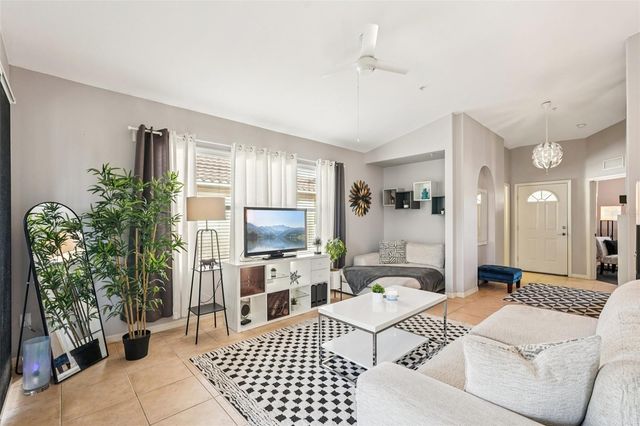 4270 VICENZA DRIVE D40, Venice, FL 34293