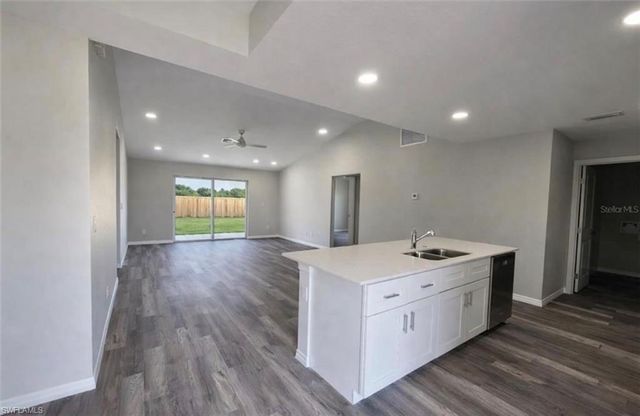 202 NW 25th PL, Cape Coral, FL 33993
