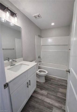 202 NW 25th PL, Cape Coral, FL 33993