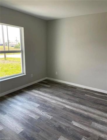 202 NW 25th PL, Cape Coral, FL 33993