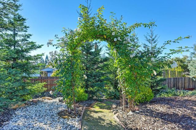 1145 Sunny Creek Ct, Auburn, CA 95603