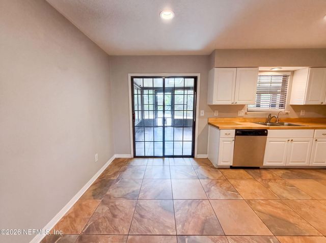 8382 CHASON Road W, Jacksonville, FL 32244
