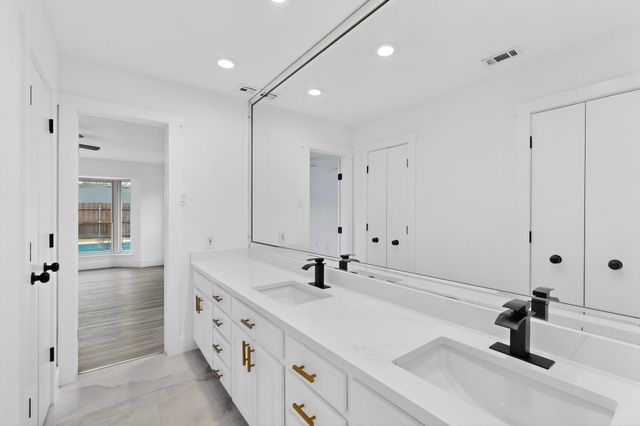 2416 Dalgreen Drive, Plano, TX 75075