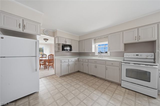8885 Louisville Street, Louisville, OH 44641