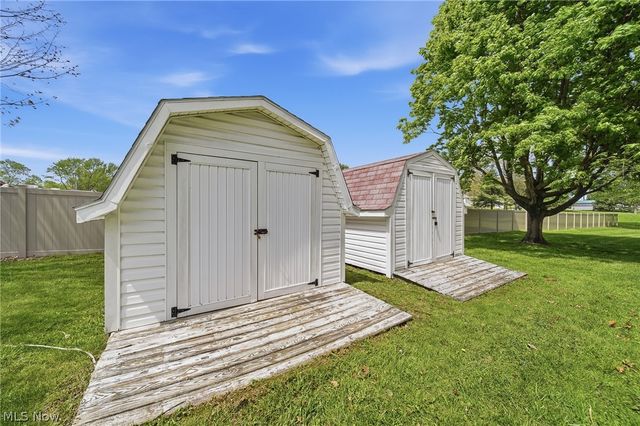 8885 Louisville Street, Louisville, OH 44641