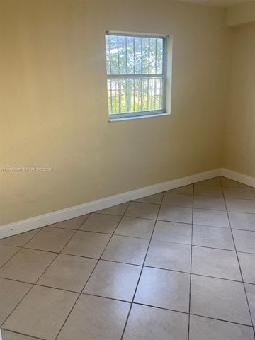 1319 NW 60th St 4, Miami, FL 33142