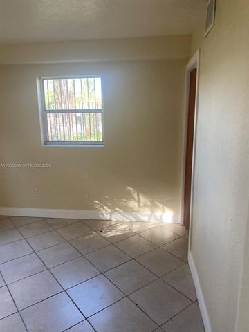 1319 NW 60th St 4, Miami, FL 33142