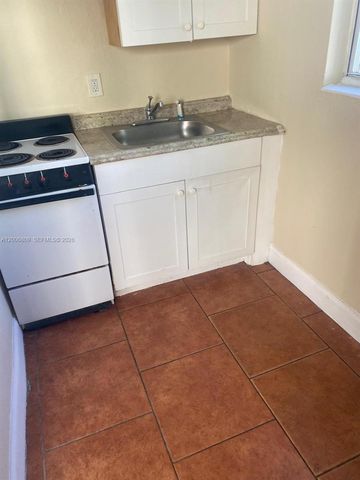 1319 NW 60th St 4, Miami, FL 33142