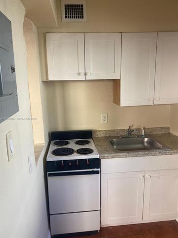 1319 NW 60th St 4, Miami, FL 33142