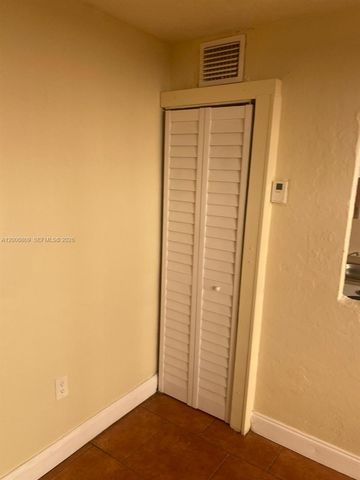 1319 NW 60th St 4, Miami, FL 33142