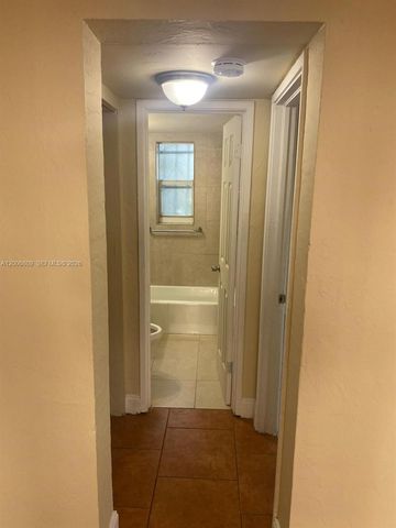 1319 NW 60th St 4, Miami, FL 33142