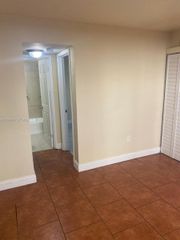 1319 NW 60th St 4, Miami, FL 33142