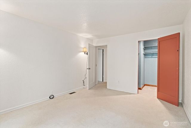 2944 Kennewick Place NE, Renton, WA 98156