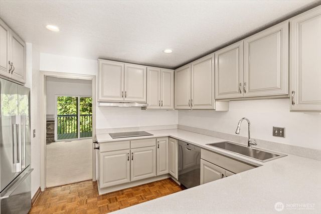 2944 Kennewick Place NE, Renton, WA 98156