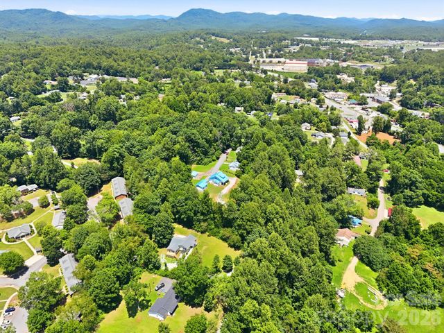 1231 Caldwell Place NW, Lenoir, NC 28645