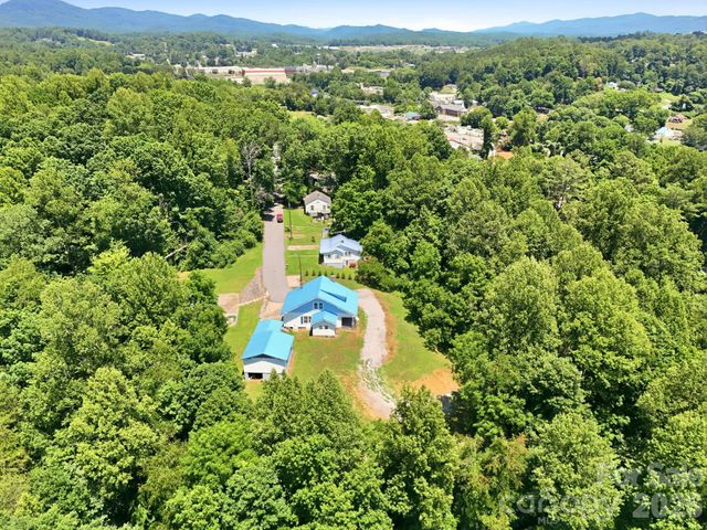 1231 Caldwell Place NW, Lenoir, NC 28645