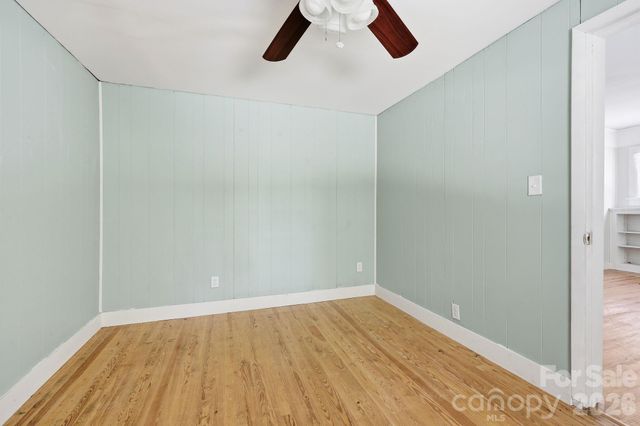1231 Caldwell Place NW, Lenoir, NC 28645