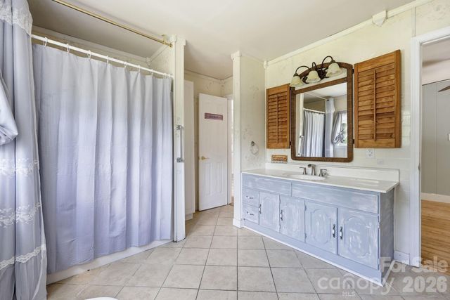 1231 Caldwell Place NW, Lenoir, NC 28645