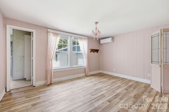 1231 Caldwell Place NW, Lenoir, NC 28645