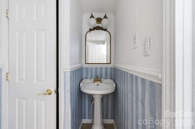 1231 Caldwell Place NW, Lenoir, NC 28645