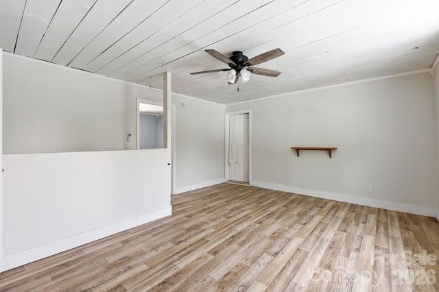 1231 Caldwell Place NW, Lenoir, NC 28645