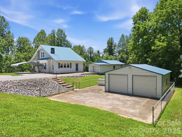 1231 Caldwell Place NW, Lenoir, NC 28645
