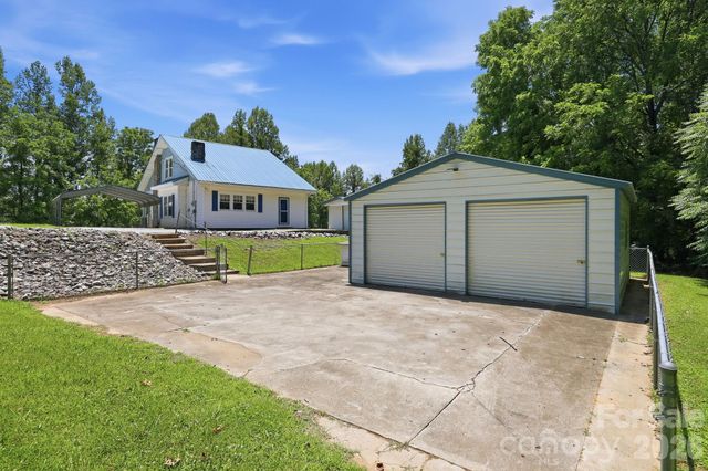 1231 Caldwell Place NW, Lenoir, NC 28645