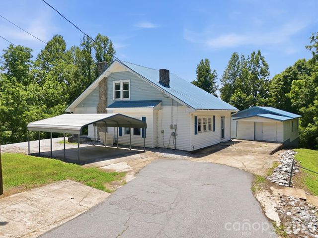 1231 Caldwell Place NW, Lenoir, NC 28645