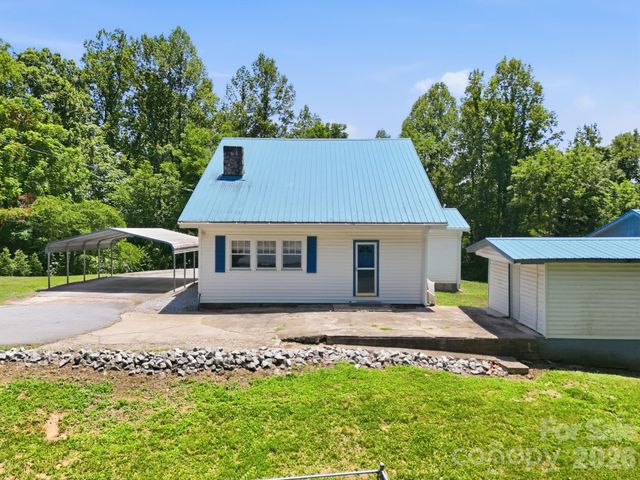 1231 Caldwell Place NW, Lenoir, NC 28645
