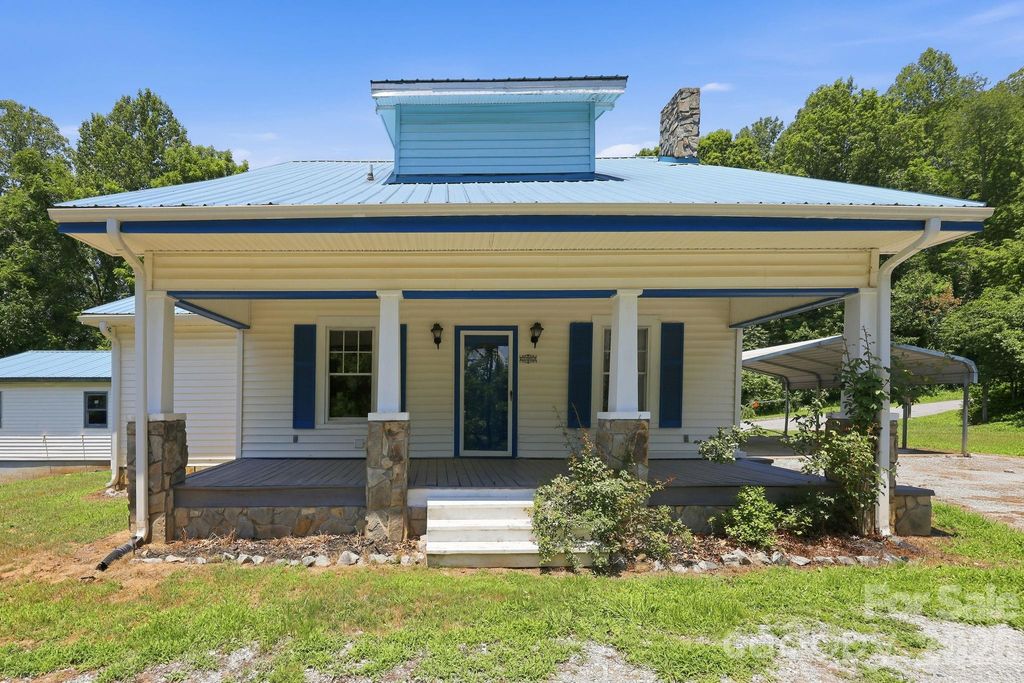 1231 Caldwell Place NW, Lenoir, NC 28645