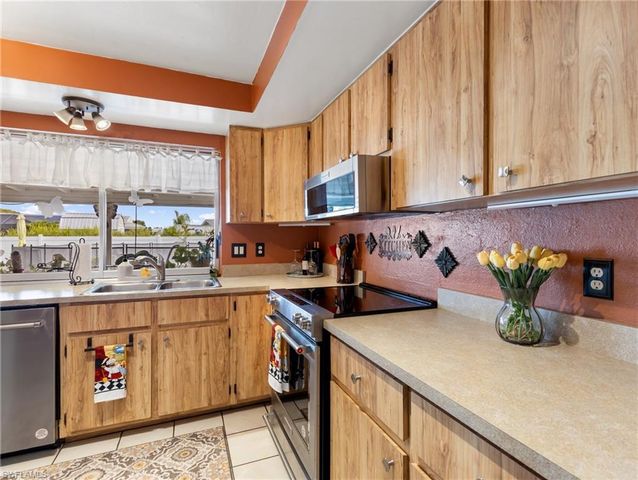 1685 N Hermitage RD, Fort Myers, FL 33919