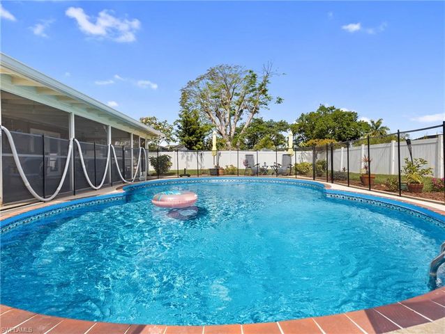 1685 N Hermitage RD, Fort Myers, FL 33919
