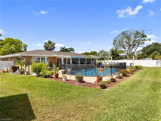 1685 N Hermitage RD, Fort Myers, FL 33919