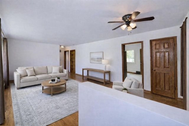 2618 James BOULEVARD, Racine, WI 53403