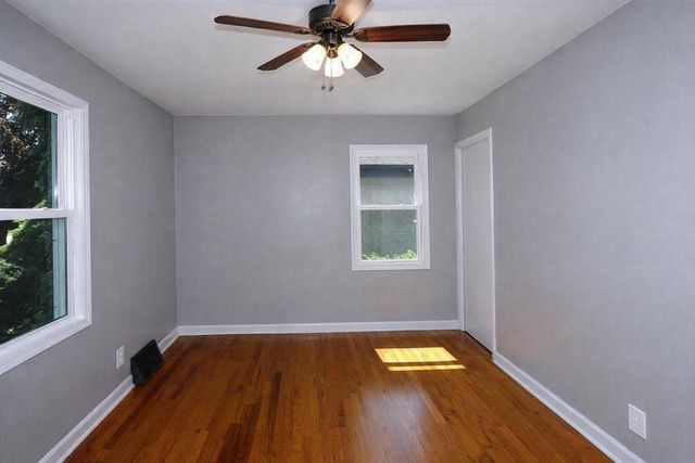 2618 James BOULEVARD, Racine, WI 53403