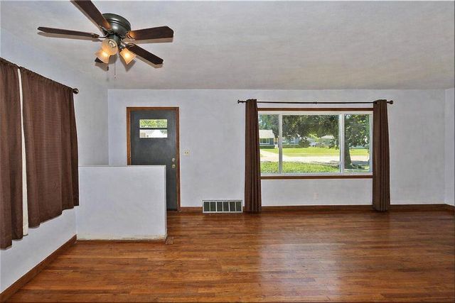 2618 James BOULEVARD, Racine, WI 53403