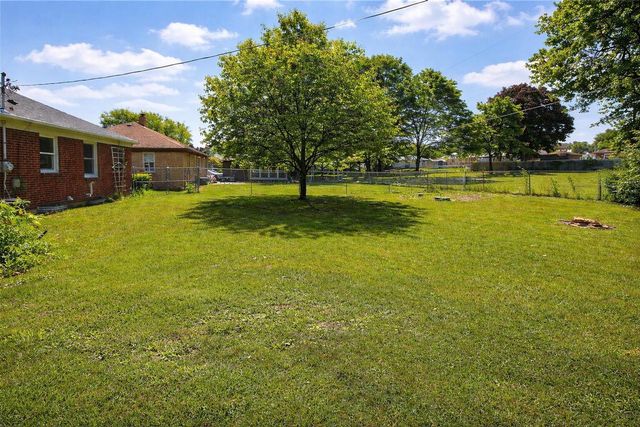 2618 James BOULEVARD, Racine, WI 53403