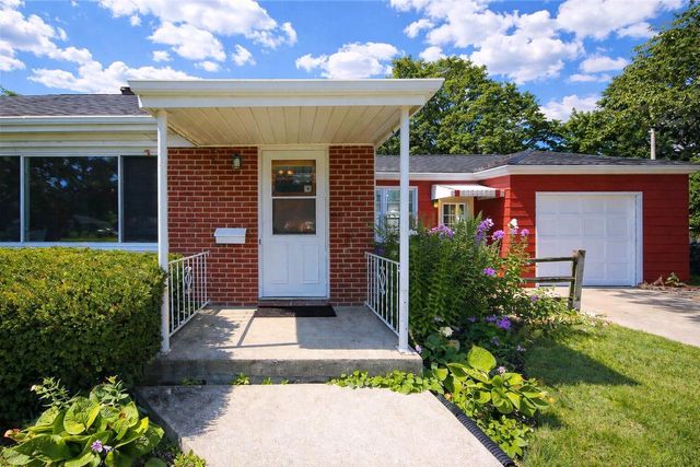 2618 James BOULEVARD, Racine, WI 53403