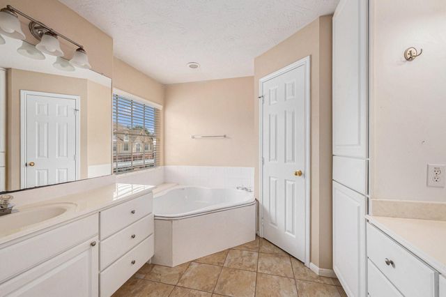 2710 Grants Lake Boulevard E3, Sugar Land, TX 77479