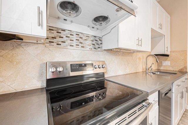 2710 Grants Lake Boulevard E3, Sugar Land, TX 77479